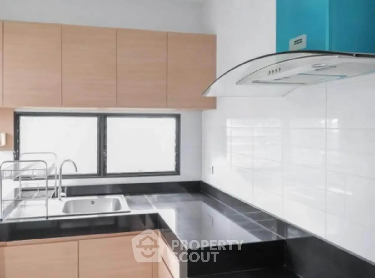 Screenshot 2025-12-12 172559.png