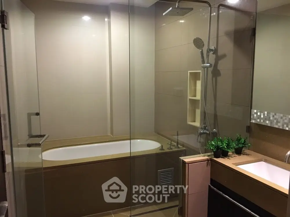  2 Bedrooms Condo -1