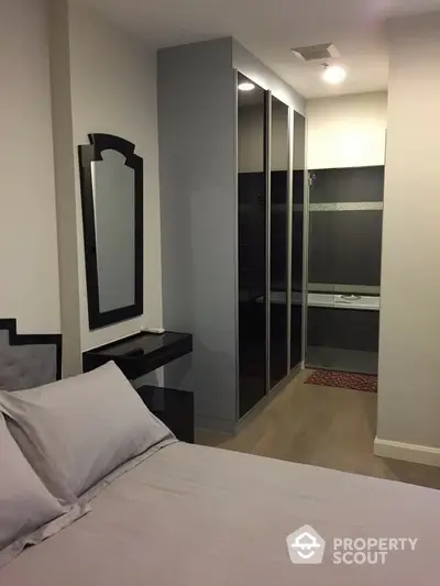  1 Bedroom Condo at The Crest Sukhumvit 34-5