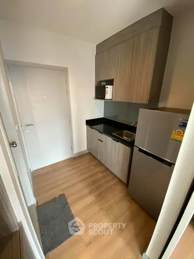 Fully Furnished 1 Bedroom Condo at Chapter One Midtown Ladprao 24-2