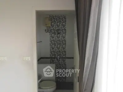  2 Bedrooms Condo -5