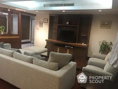  2 Bedrooms Condo -3