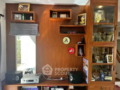 image_rental-31438281