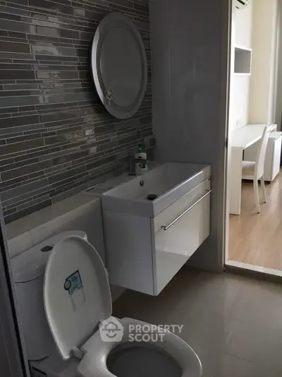 Fully Furnished 1 Bedroom Condo at Life Ladprao 18-4