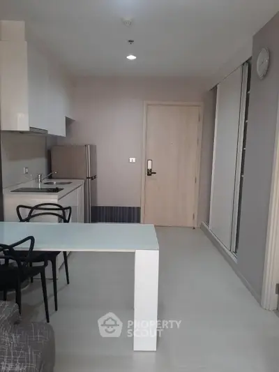 Fully Furnished 1 Bedroom Condo at Rhythm Sukhumvit 42-2