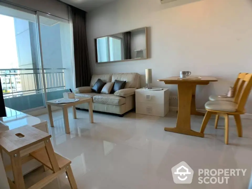 Fully Furnished 1 Bedroom Condo at Circle Condominium-1