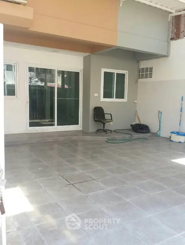 image_rental-28296564