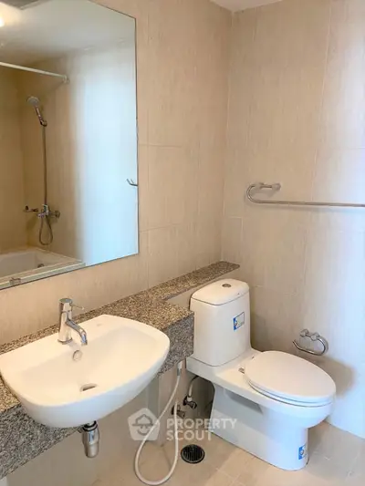  1 Bedroom Condo at The Clover Thonglor Residence-4