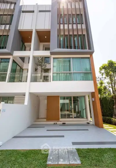 image_rental-27707874