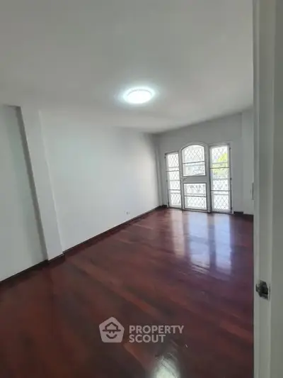 image_rental-28832250