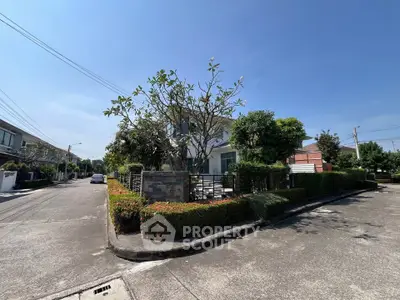 Charming corner unit house with lush garden in serene neighborhood