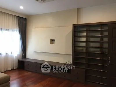 Fully Furnished 3 Bedrooms Apartment at U 26 I Residence-3