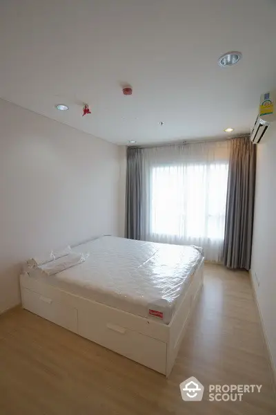  1 Bedroom Condo at Intro Phaholyothin Pradipat-5