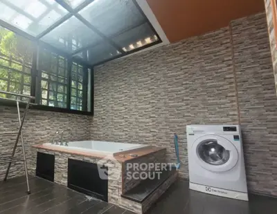 Screenshot 2566-12-27 at 22.40.54.jpg