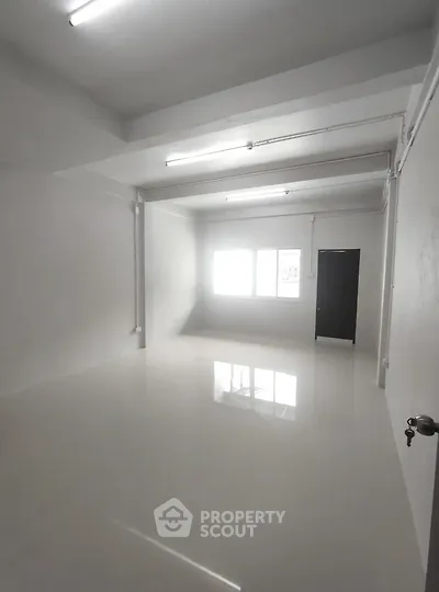 SVLJpz18zHy2T42ZPjHM-Photoroom.png
