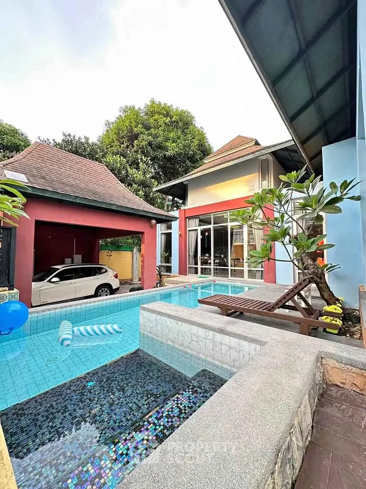 Luxurious home with private pool and modern architecture, perfect for relaxation and entertaining.