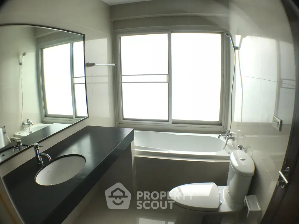  2 Bedrooms Condo at Noble Ora-1