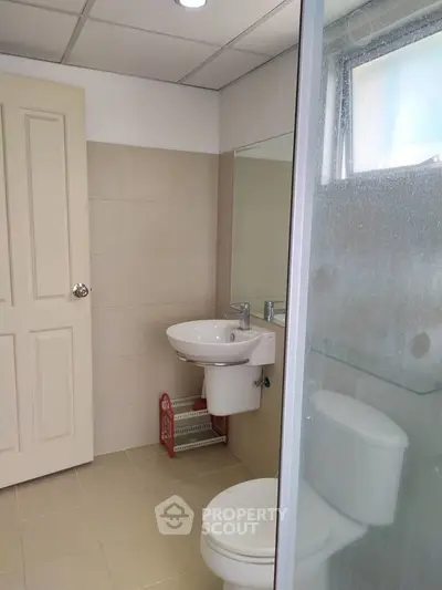  2 Bedrooms Condo at Supalai Park Ekamai Thonglor-5