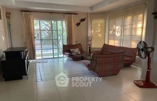 image_rental-8617115