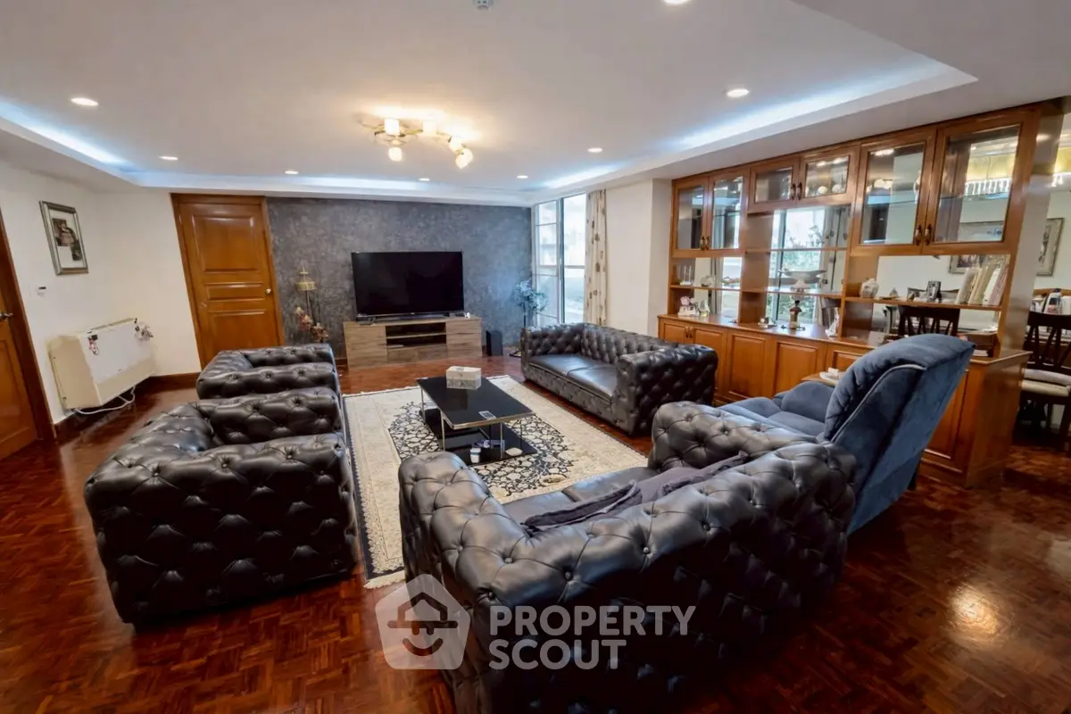 Luxurious living room with elegant leather sofas and stylish decor