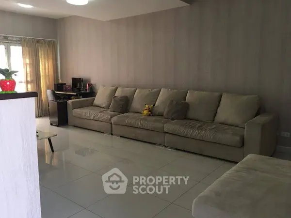 image_rental-10501112