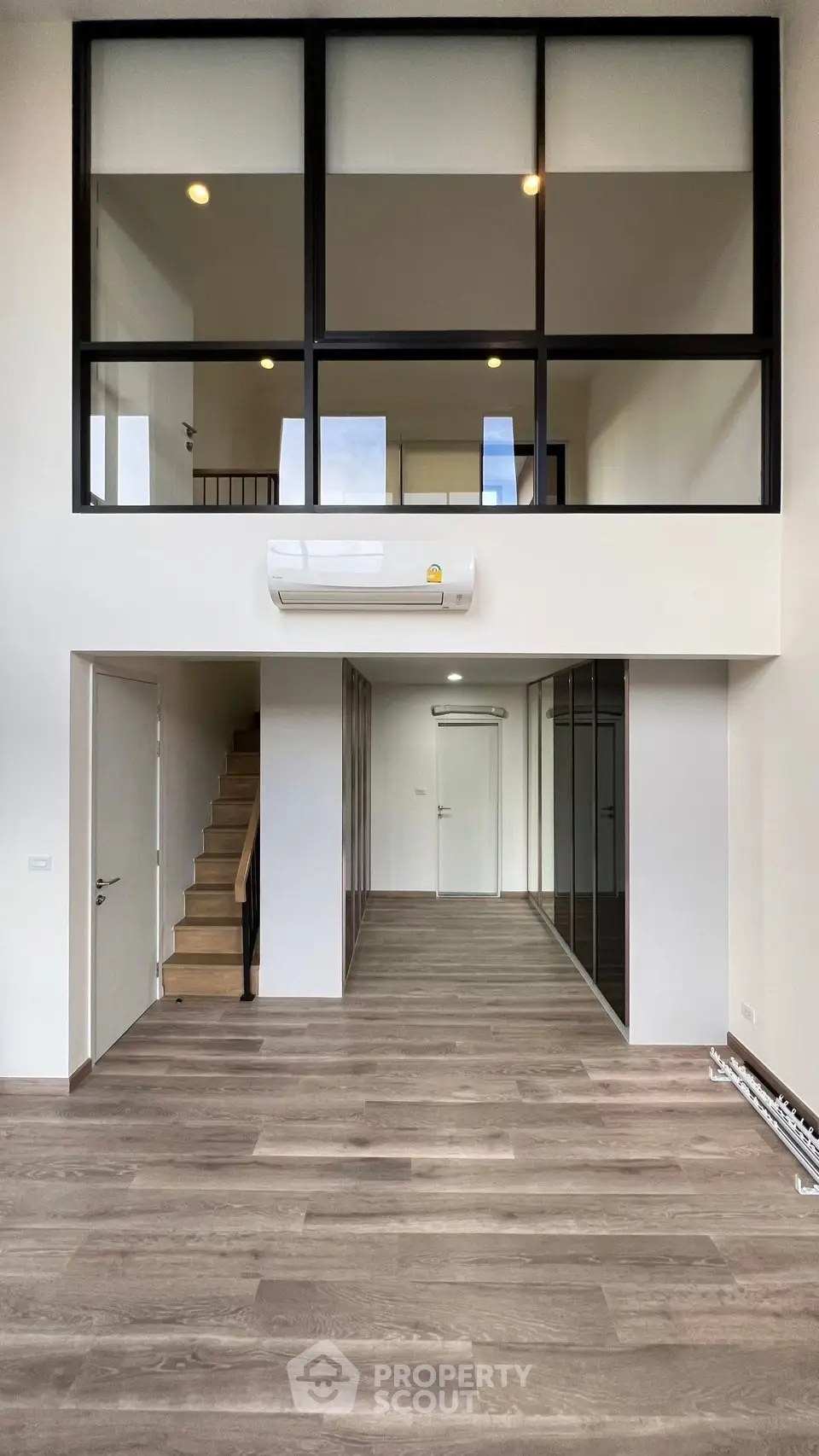 Stunning modern duplex with high ceilings and elegant wooden flooring