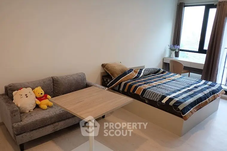 Fully Furnished 1 Bedroom Condo at Knightsbridge พหลโยธิน อินเตอร์เชนจ์ Livingroom