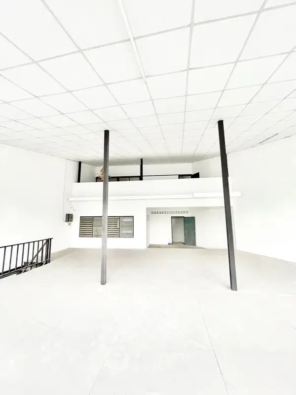 image_rental-17240798