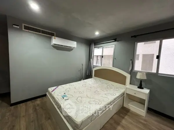 image_rental-29638277