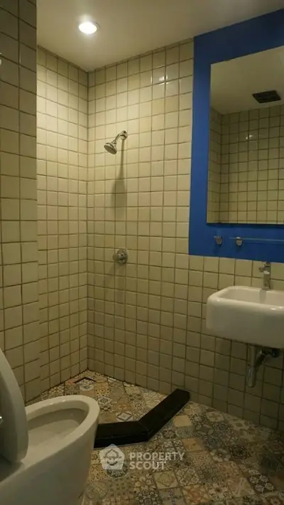  2 Bedrooms Condo -2