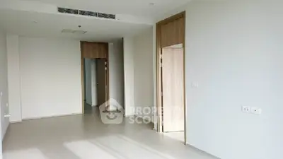 Spacious unfurnished room with modern design and natural light