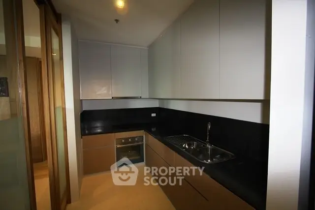  3 Bedrooms Condo at Promphan 53-1