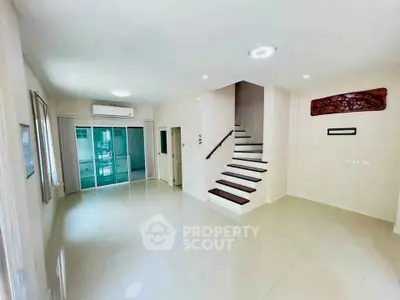 image_rental-28357458