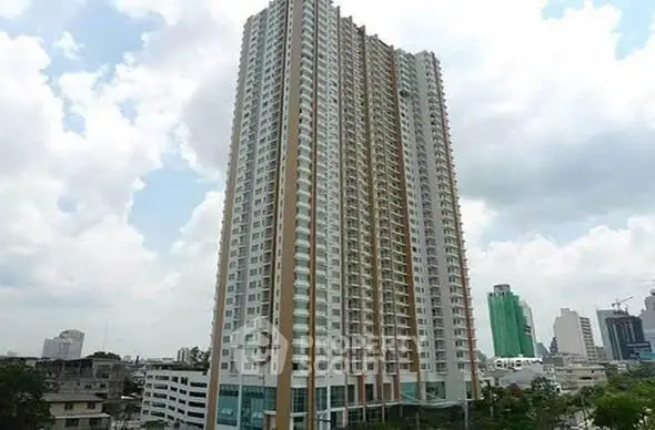 Stunning high-rise building with modern architecture and panoramic city views.