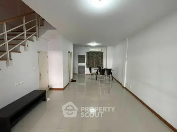 image_rental-10854918