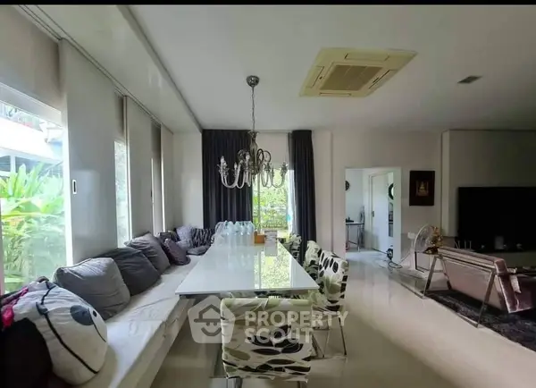 image_rental-10219751