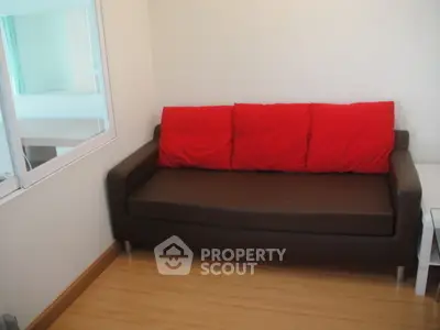  1 Bedroom Condo at Life Ratchada Suthisan-2