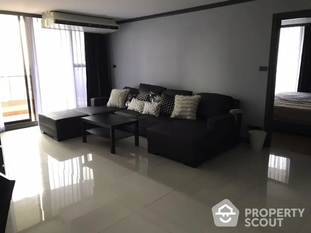  3 Bedrooms Condo at Supalai Place Sukhumvit 39-1