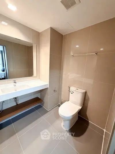 Modern bathroom with sleek design and spacious layout