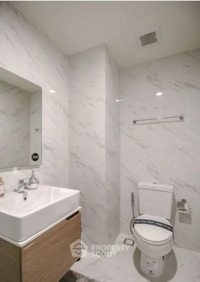 Fully Furnished 1 Bedroom Condo at Ideo Mobi Sukhumvit Eastpoint-4