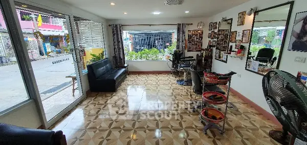 image_rental-8310548