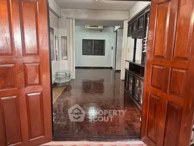 image_rental-28716356