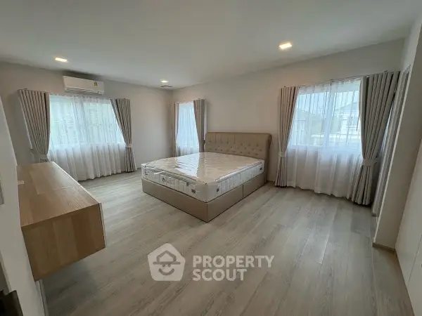 image_rental-29912940