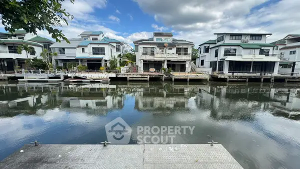 image_rental-27633474