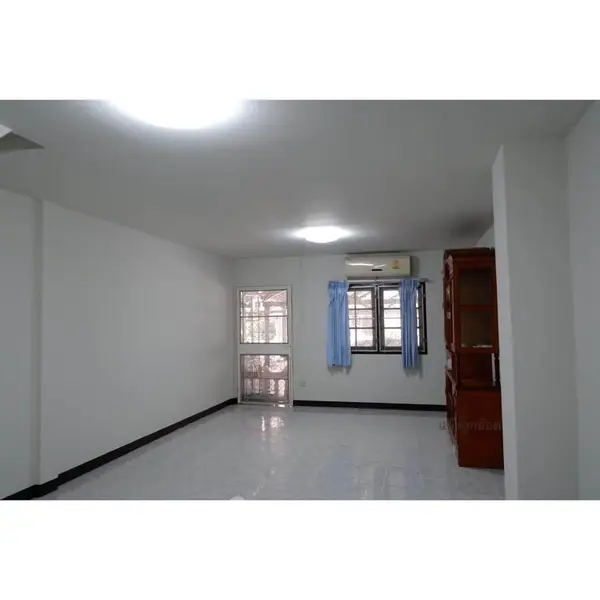 image_rental-28125177