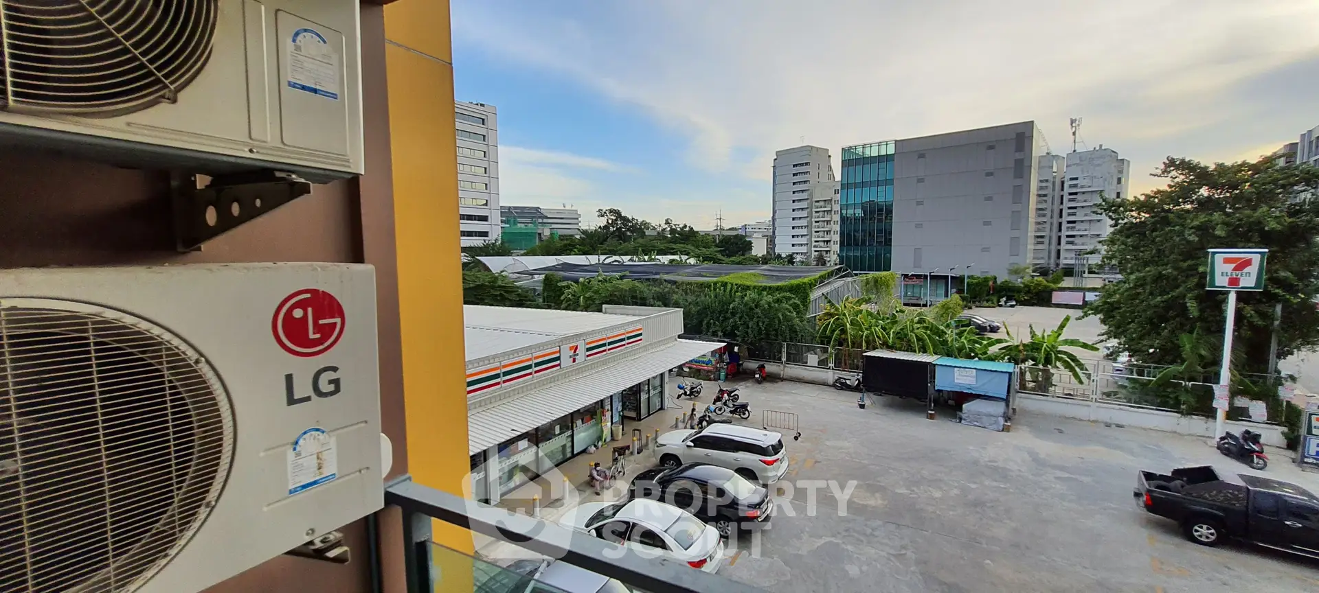 The Cube Plus Chaengwattana