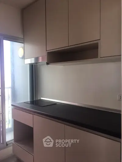  2 Bedrooms Condo -3