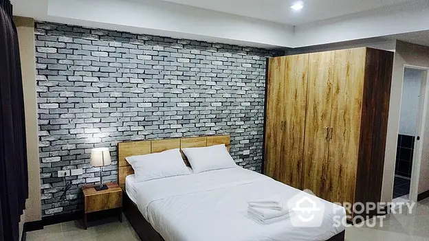 Fully Furnished 3 Bedrooms Apartment at สบายดี-9