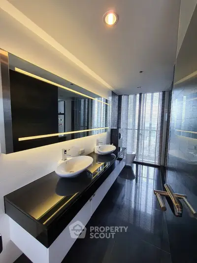  3 Bedrooms Condo at The Met Sathorn-4