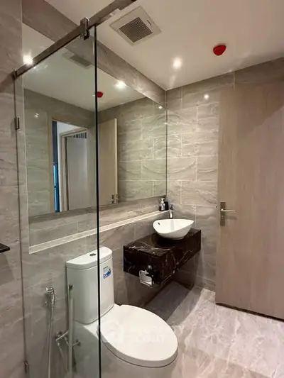 Modern bathroom with sleek design and elegant fixtures